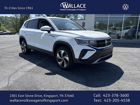 Certified 2024 Volkswagen Taos SE w/ Panoramic Sunroof Package AWD/4WD image 1