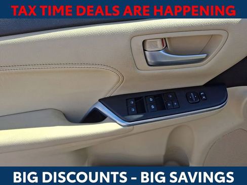 Used 2017 Toyota Camry XLE w/ Moonroof Package image 12
