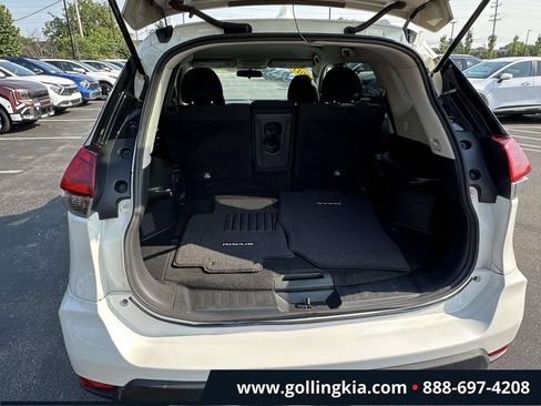 Used 2017 Nissan Rogue SV AWD/4WD image 9