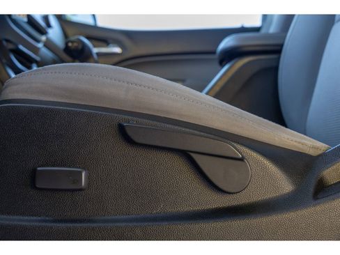 Used 2017 Chevrolet Colorado LT image 16