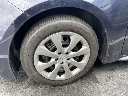 Used 2025 Toyota Corolla LE w/ Convenience Package FWD image 24