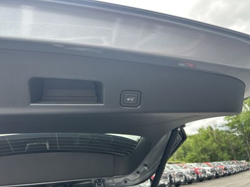 New 2026 Buick Enclave Preferred w/ Power Package AWD/4WD image 7