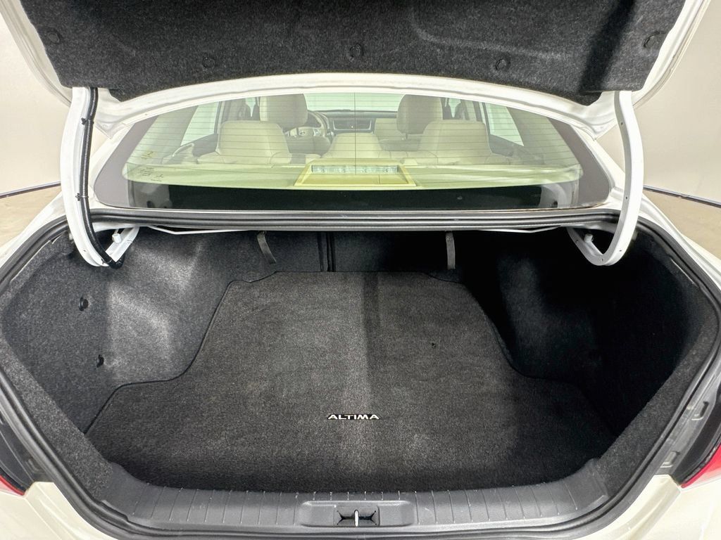 Used 2017 Nissan Altima 2.5 SL w/ 2.5 Technology Package FWD image 33