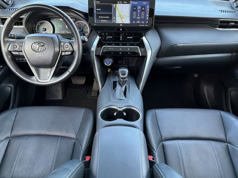 Used 2021 Toyota Venza Limited image 15