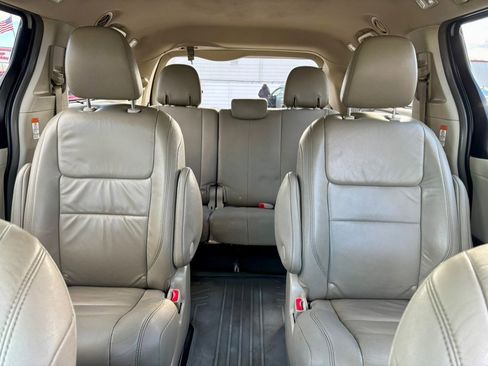 Used 2017 Toyota Sienna XLE w/ XLE Navigation Package image 14