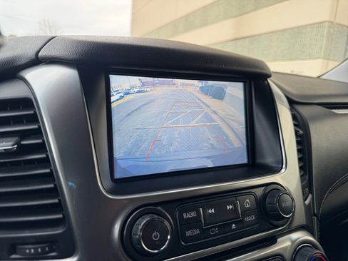 Used 2019 Chevrolet Suburban LT image 28