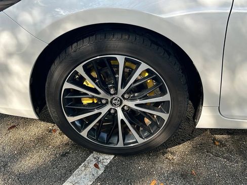Used 2016 Toyota Camry LE FWD image 25