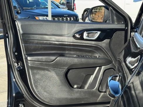 New 2026 Jeep Compass Latitude image 23