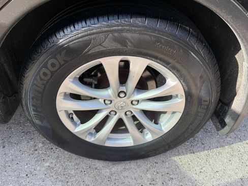 Used 2017 INFINITI QX70 2WD w/ Premium Package image 11