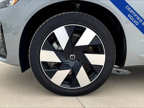 Used 2025 Volvo XC60 T8 Plus w/ Protection Package Premier image 11