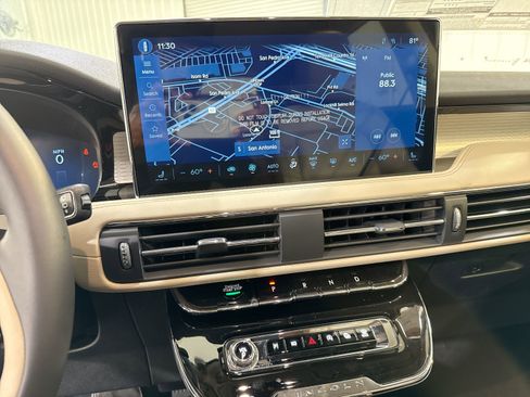 New 2026 Lincoln Corsair Premiere image 19