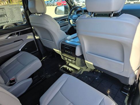 New 2026 Jeep Grand Wagoneer 4WD image 26