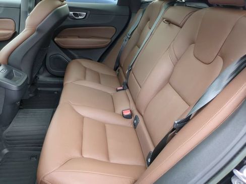 Used 2023 Volvo XC60 B5 Plus w/ Climate Package AWD/4WD image 28