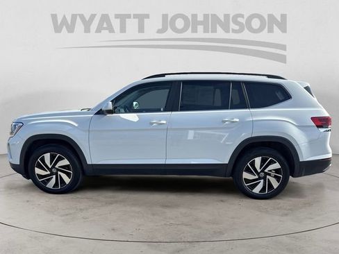 Used 2024 Volkswagen Atlas SE AWD/4WD image 2