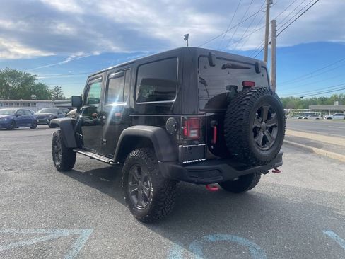 Used 2018 Jeep Wrangler Unlimited Rubicon AWD/4WD image 3