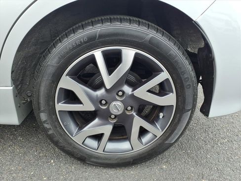 Used 2015 Nissan Versa Note SR image 16