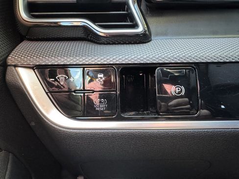 Used 2023 Kia Sportage LX image 29