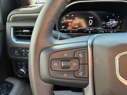 Used 2023 GMC Yukon SLT w/ SLT Premium Package image 21