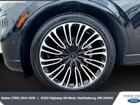 Used 2023 Lincoln Aviator Black Label w/ Dynamic Handling Package image 7