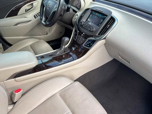 Used 2015 Buick LaCrosse Premium image 18