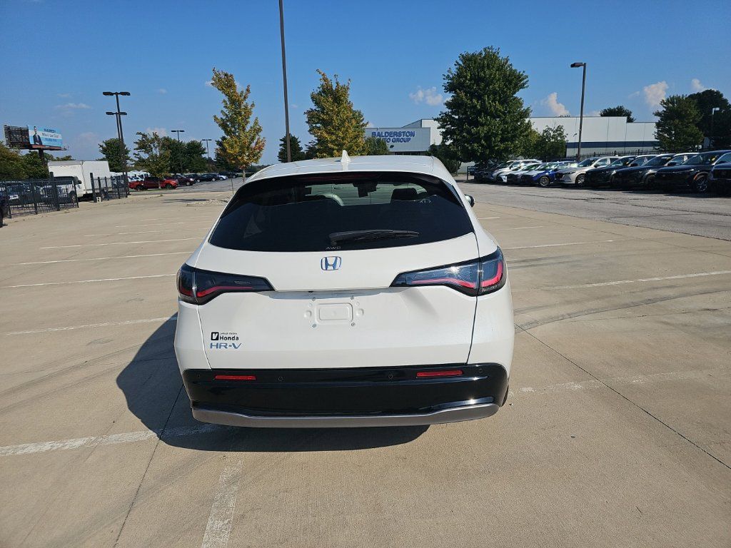 Used 2025 Honda HR-V EX-L image 6