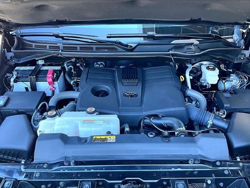 Certified 2025 Toyota Tundra SR5 w/ SR5 Convenience Package AWD/4WD image 30
