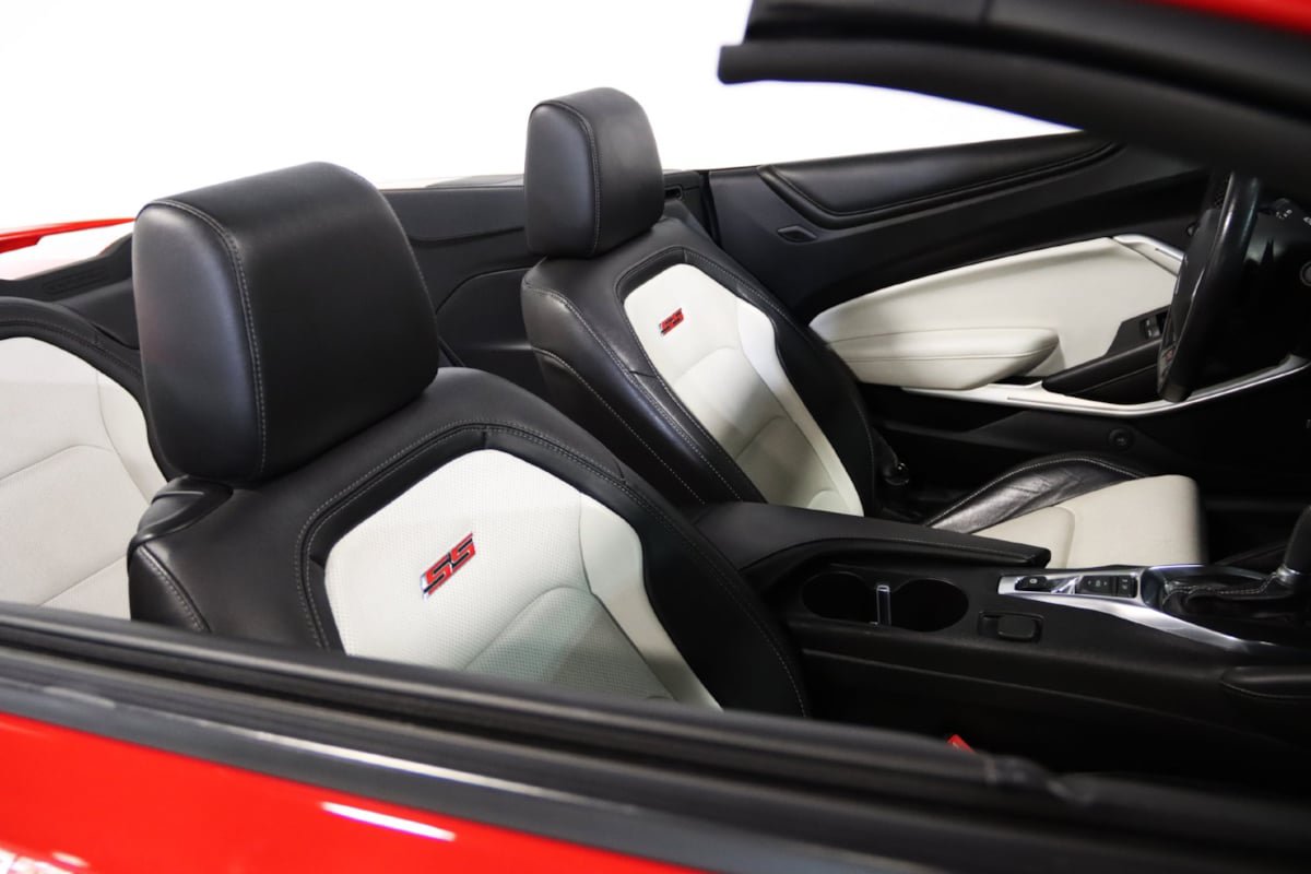 Used 2018 Chevrolet Camaro SS RWD image 61