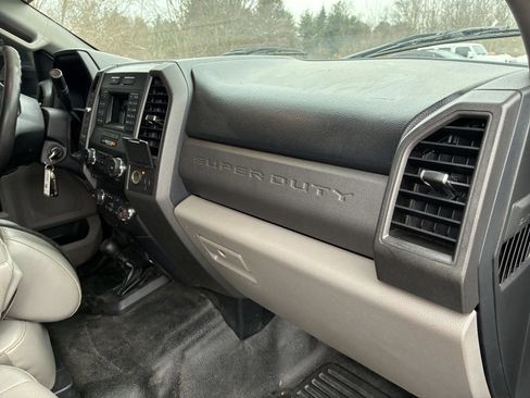 Used 2017 Ford F550 4x4 SuperCab Super Duty image 13