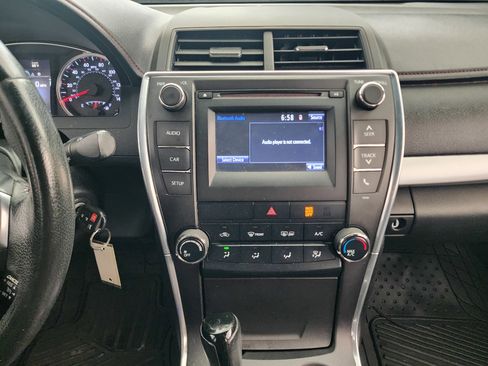Used 2015 Toyota Camry SE FWD image 24