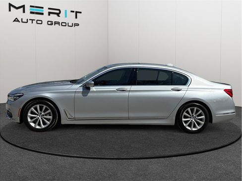 Used 2018 BMW 750i image 5