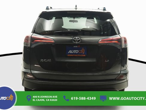 Used 2016 Toyota RAV4 LE FWD image 12