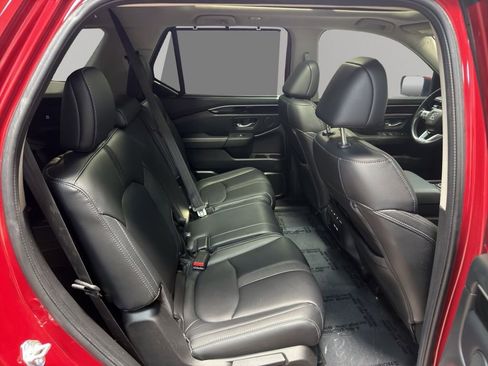 Used 2023 Honda Pilot Touring image 18