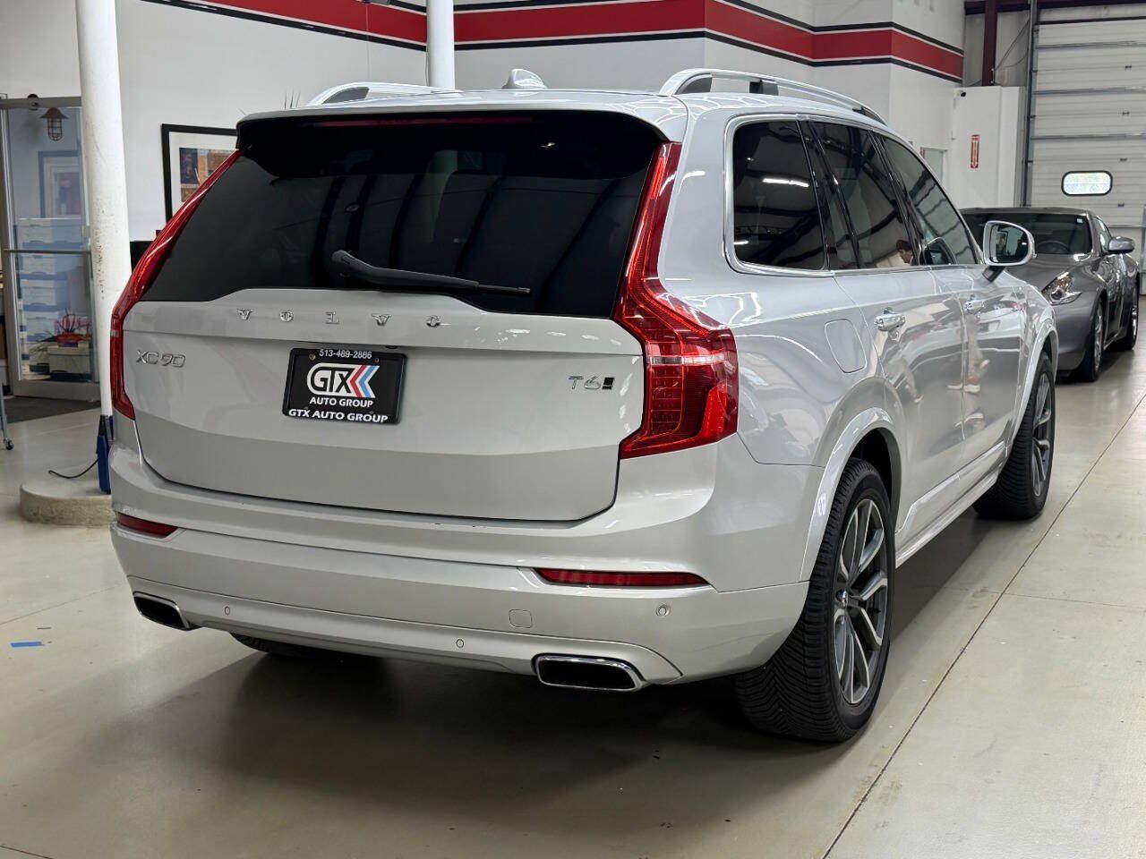 Used 2019 Volvo XC90 T6 Momentum AWD/4WD image 2