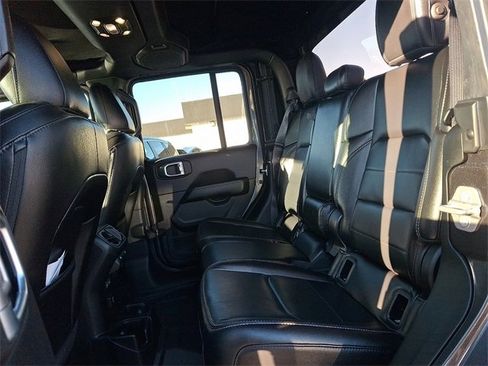 Used 2021 Jeep Gladiator Overland image 10