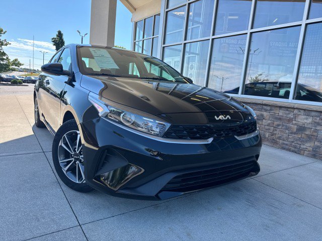 Used 2023 Kia Forte LXS FWD image 2