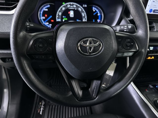 Used 2024 Toyota RAV4 LE AWD/4WD image 11