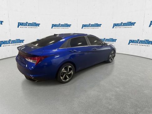 Used 2022 Hyundai Elantra SEL w/ Convenience + Premium Package FWD image 11