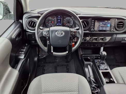 Used 2020 Toyota Tacoma SR image 4