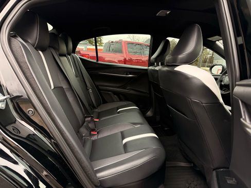 Used 2025 Toyota Camry SE image 30