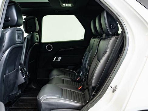 Used 2023 Land Rover Discovery S R-Dynamic image 34