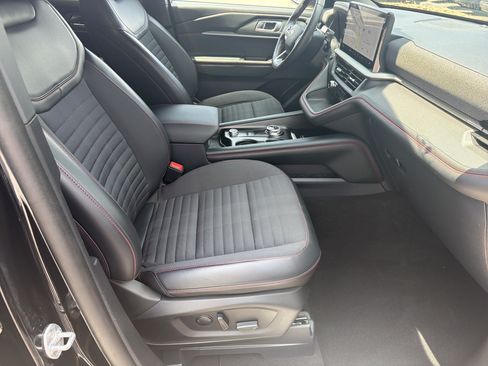 Used 2025 Ford Explorer ST-Line AWD/4WD image 16