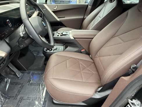 Used 2026 BMW iX xDrive45 image 21