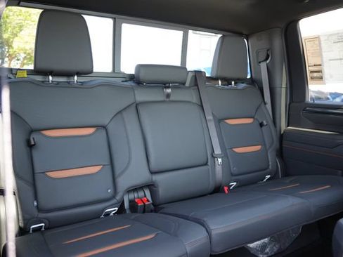 New 2026 GMC Sierra 2500 AT4 w/ AT4 Premium Plus Package AWD/4WD image 11