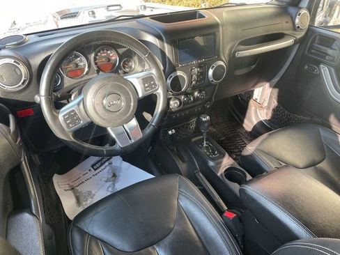 Used 2016 Jeep Wrangler Unlimited Rubicon image 24