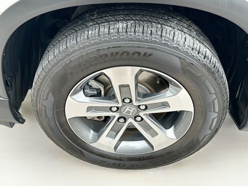 Used 2025 Honda Pilot EX-L image 32