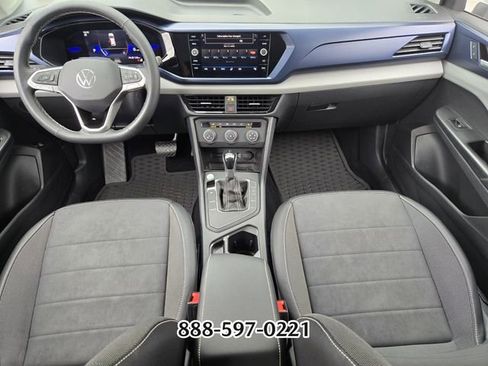 Used 2022 Volkswagen Taos SE w/ Driver Assistance Package FWD image 13