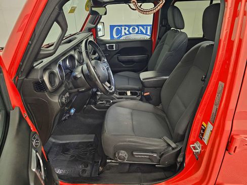 Used 2021 Jeep Gladiator Sport AWD/4WD image 4