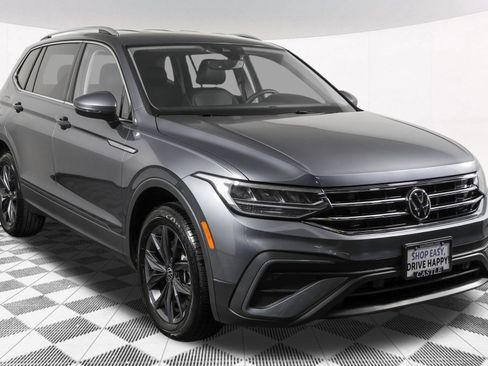 Used 2023 Volkswagen Tiguan SE AWD/4WD image 13