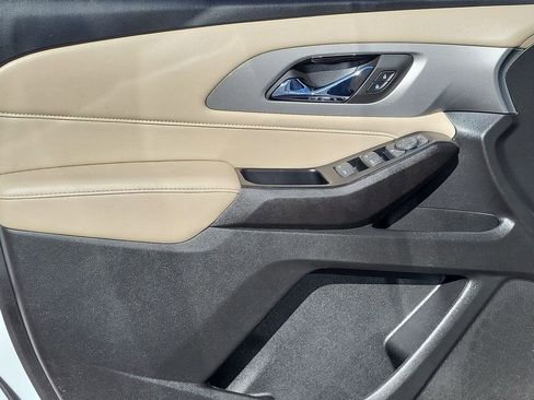 Used 2023 Chevrolet Traverse LS image 24