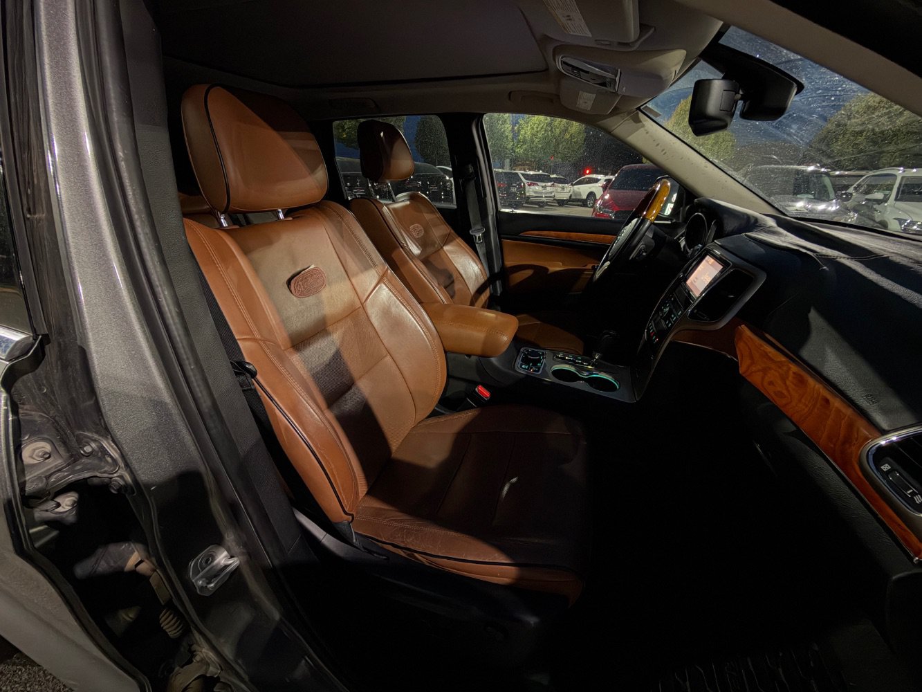Used 2012 Jeep Grand Cherokee Overland AWD/4WD image 10